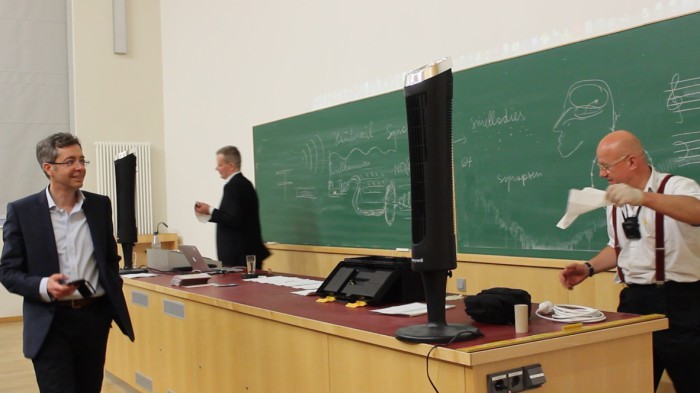 Prof. Gianaurelio Cuniberti, Prof. Niels-Christian Fritsche of TUD Dresden and Wolfgang Georgsdorf during the lecture on SMELLER. Foto: Katharina Hornig